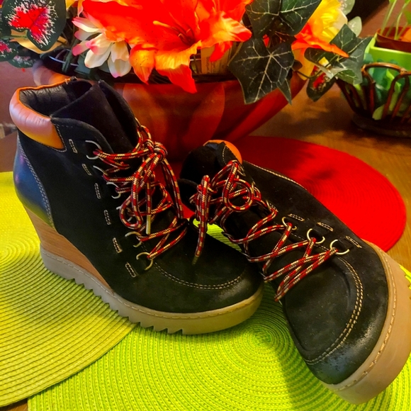 NWOT Sofft Underlyn Lace-up with side zip Boot/Wedge Women's size 7.5 - Picture 6 of 9